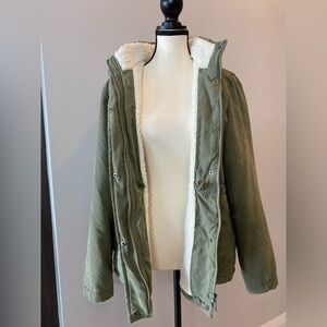 Ci Sono Olive Green Hooded Jacket, padded, wind resistant EUC MEDIUM